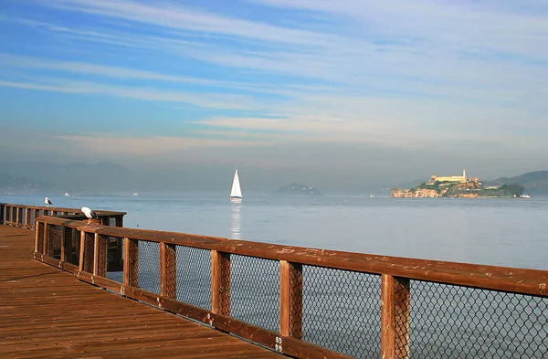 Vista na baía de San francisco e Alcatraz . — Fotografia de Stock