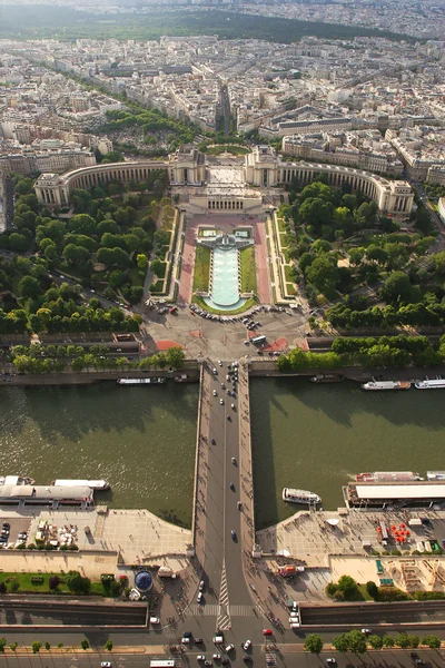 Paris üzerinde havadan görünümü. — Stok fotoğraf