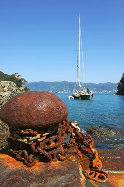 Yate en Bahía Portofino . —  Fotos de Stock