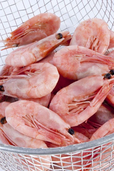 Fresh shrimp after cooking in a sieve — Stock Photo, Image