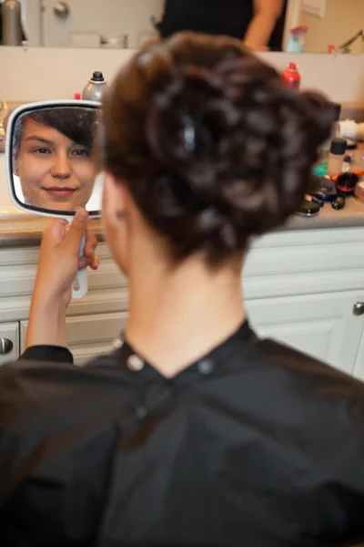 Bride at Hair Salon — Stock Photo, Image
