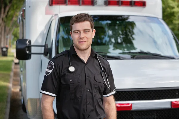 男性の救急救命士の肖像画 — ストック写真