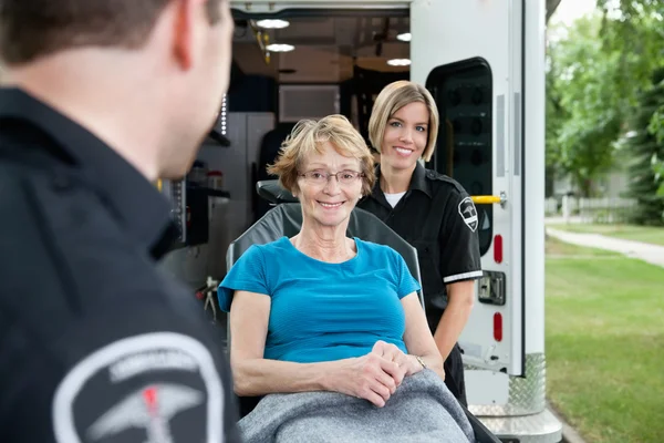 Happy Ambulance Patient — Stock Photo, Image