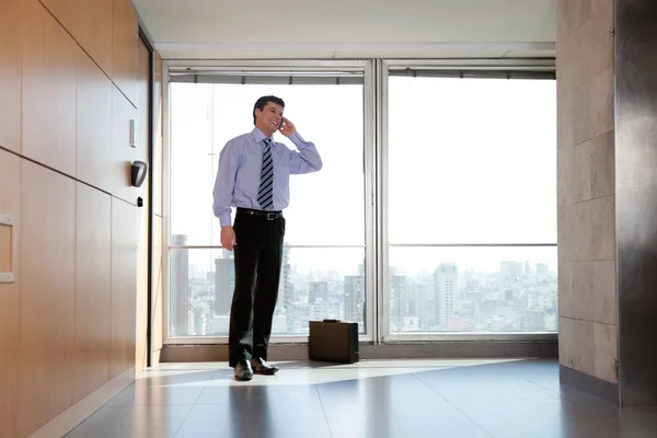 Male Entrepreneur On Call — Stock Photo, Image