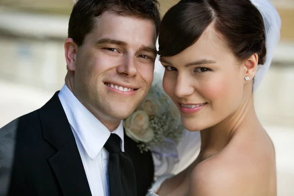 Giovane coppia sposata — Foto Stock