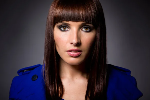 Portret model brunetka kaukaski kobiece kobieta — Zdjęcie stockowe