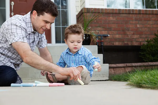 Father Drawing With Chalk on Ground — Stock Photo, Image