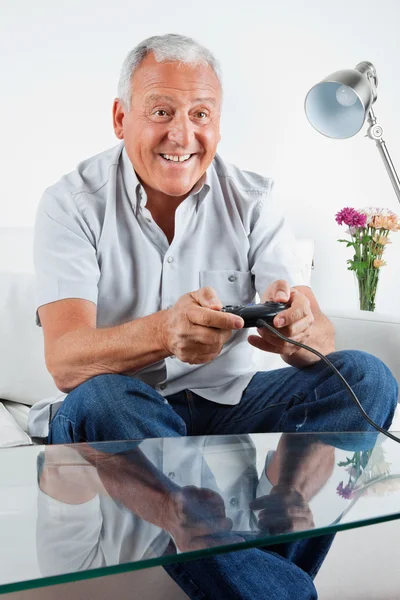 Senior Man Playing Video Game — Stock Photo, Image