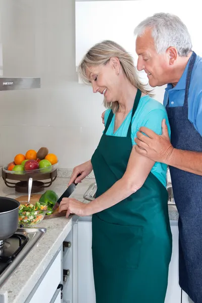 Couple Cooking Food in Kitchen — Stock Photo, Image