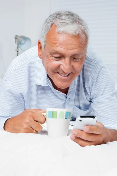 Man Using Cell Phone — Stock Photo, Image