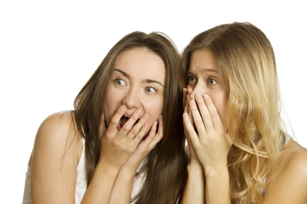 Zwei junge Frauen verängstigt und schreiend — Stockfoto