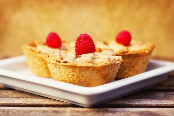 Ciasta owocowe mini z malin — Zdjęcie stockowe