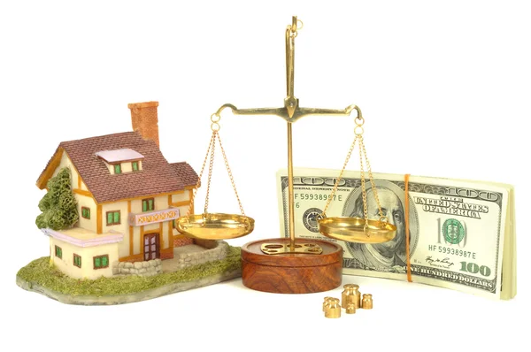 Scale , house and dollars — Stock Photo, Image