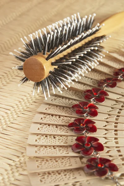 Round comb for hairs on the wattled serviette — Stock Photo, Image