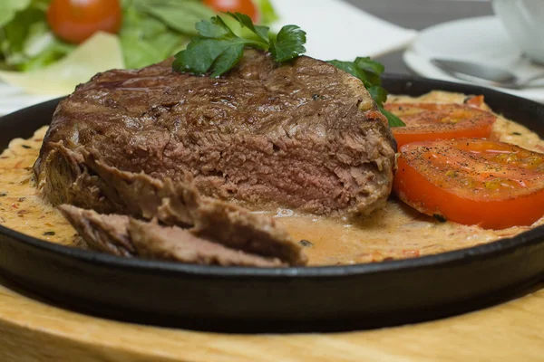 Cuisine italienne - steak au poivre — Photo