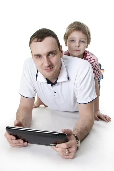 Far och son med datorn. — Stockfoto