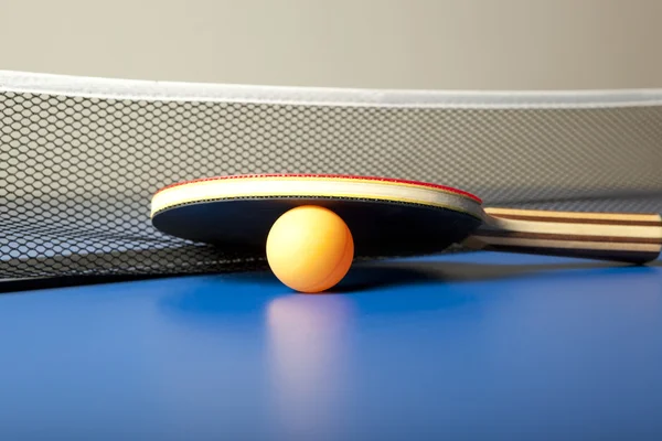 乒乓球或 ping pong 球拍 — 图库照片