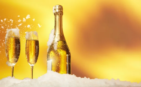 New Year champagne in the snow — Stock Photo, Image