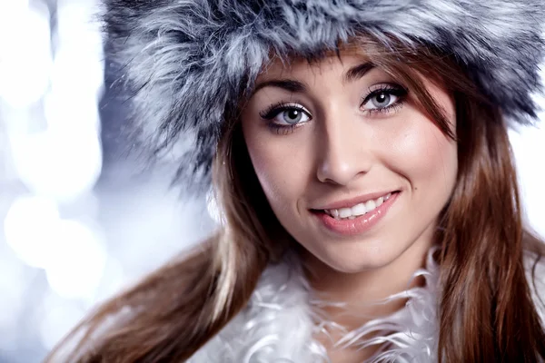 Télen nő mosolyog — Stock Fotó