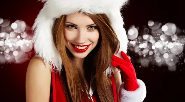 Noel Baba kıyafeti giyen güzel seksi bir kızın portresi. — Stok fotoğraf