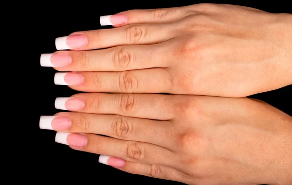 Belas mãos com manicure francês — Fotografia de Stock