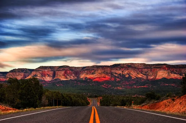 Landskap av utah state. USA. efter solnedgången. — Stockfoto