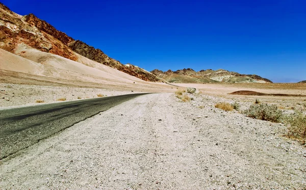 Lifeless landscape of the Death Valley — Stock Photo, Image