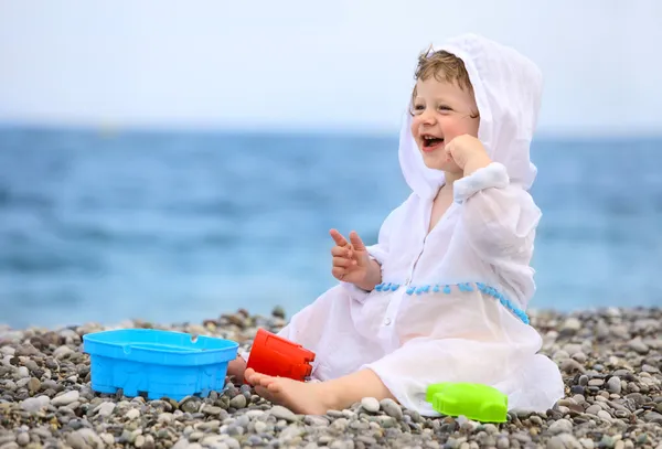 Baby op het strand — Stockfoto