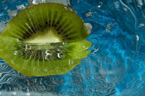 stock image Kiwi with water drops