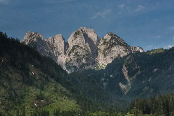Donnerkogel Gosaukamm гори в Австрії — стокове фото