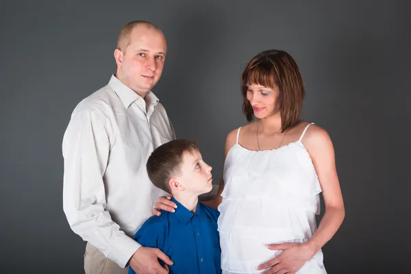 Семья ждет второго ребенка — стоковое фото