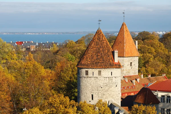 Dvě věže. Tallinn, Estonsko — Stock fotografie