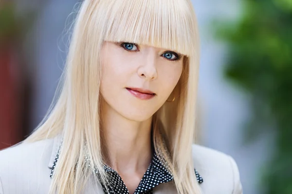 Portret zakelijke blonde — Stockfoto