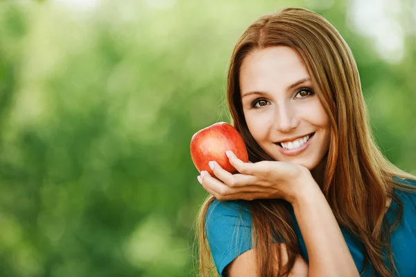 Porträt ziemlich vegetarische rote Apfelhand — Stockfoto