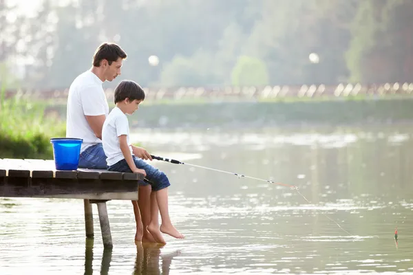 Family fishing — Stock Photo, Image