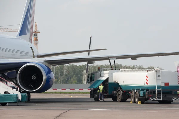 stock image Fill up of an airplane