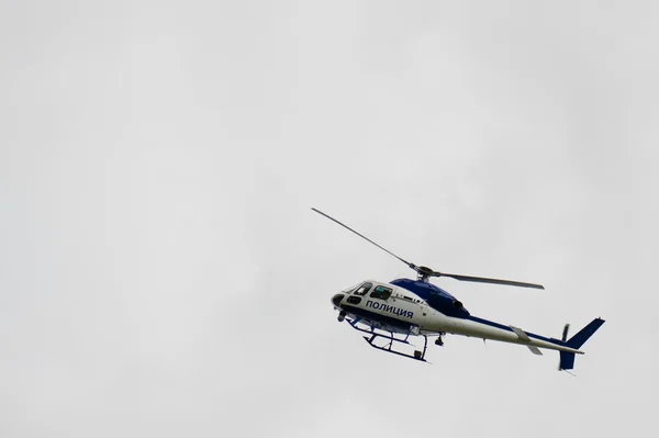Вертолет полиции — стоковое фото