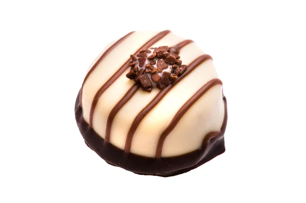 孤立在白色的棕色巧克力糖果 — 图库照片
