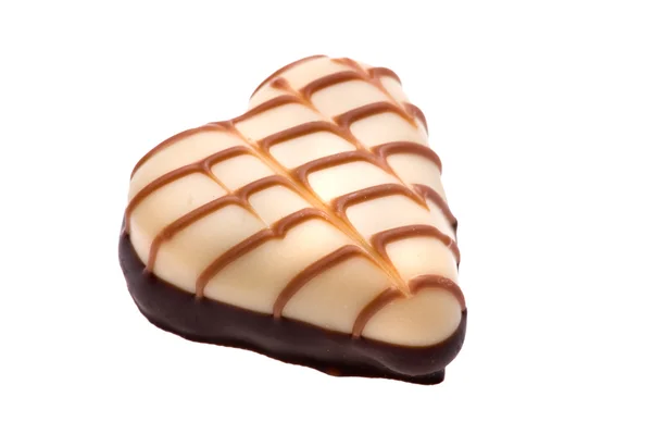 在白色背景上的棕色巧克力糖果 — 图库照片