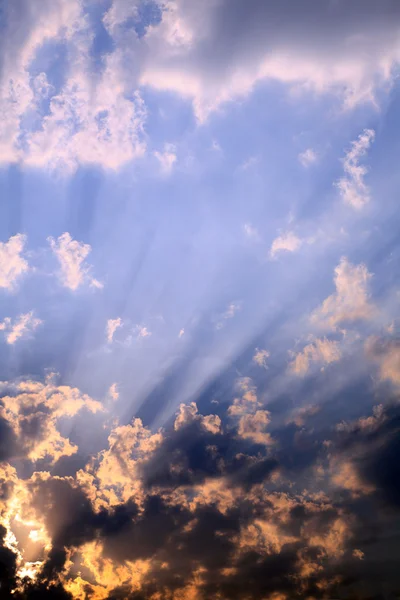 昼の空の雲 — ストック写真