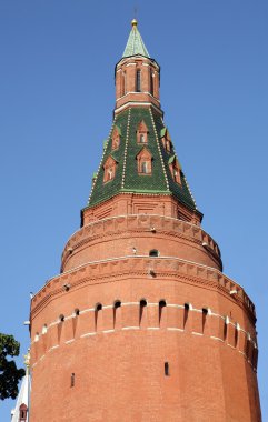 Gökyüzü arka planında Kremlin kulesi