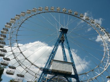 Ferris wheel at day clipart