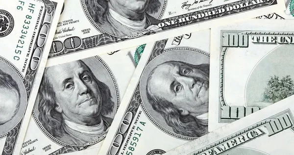 Американские доллары сотни банкнот — стоковое фото