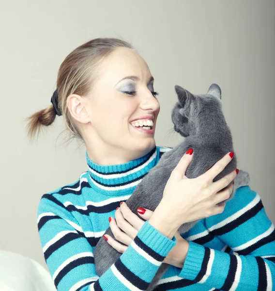 Játék cicával — Stock Fotó