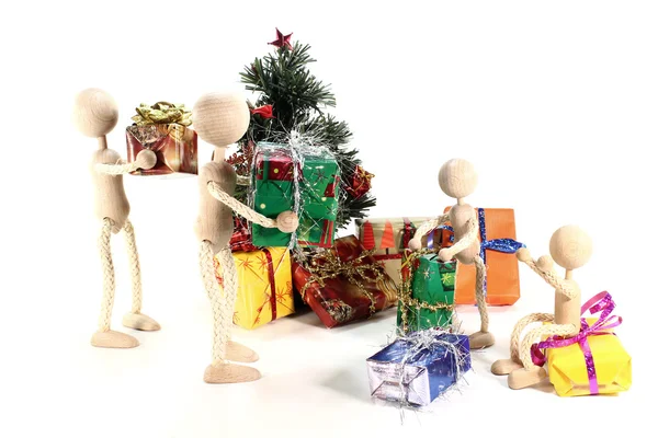 Muñecas en la entrega de regalos —  Fotos de Stock