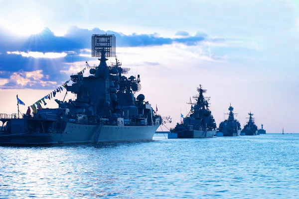 Rad av militära fartyg — Stockfoto
