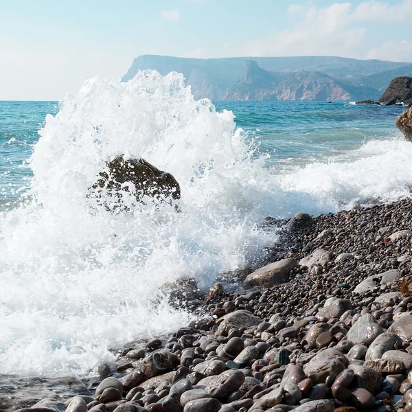 嵐だ。波と海泡. — ストック写真
