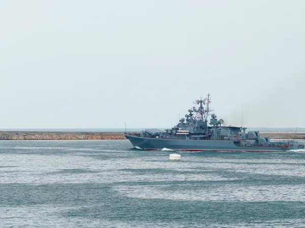 Russisch Oorlogsschip Uit Gaan Van Baai — Stockfoto