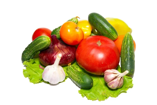 Čerstvá zelenina izolovaná na bílém. — Stock fotografie