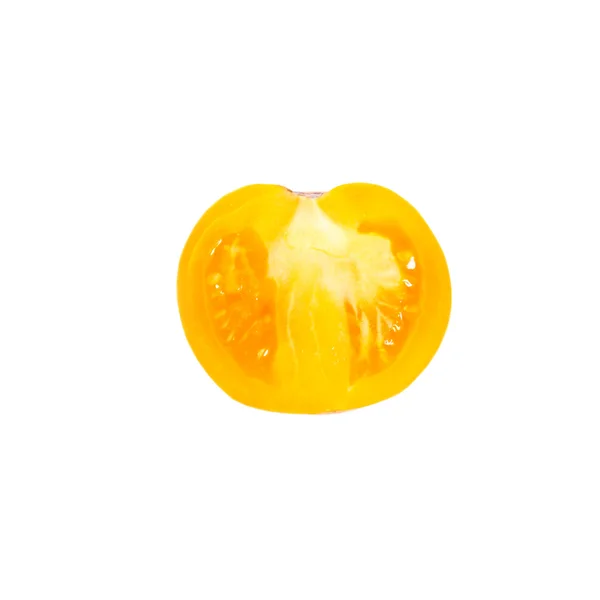 Bir buçuk üzerine beyaz izole sarı taze domates. — Stok fotoğraf